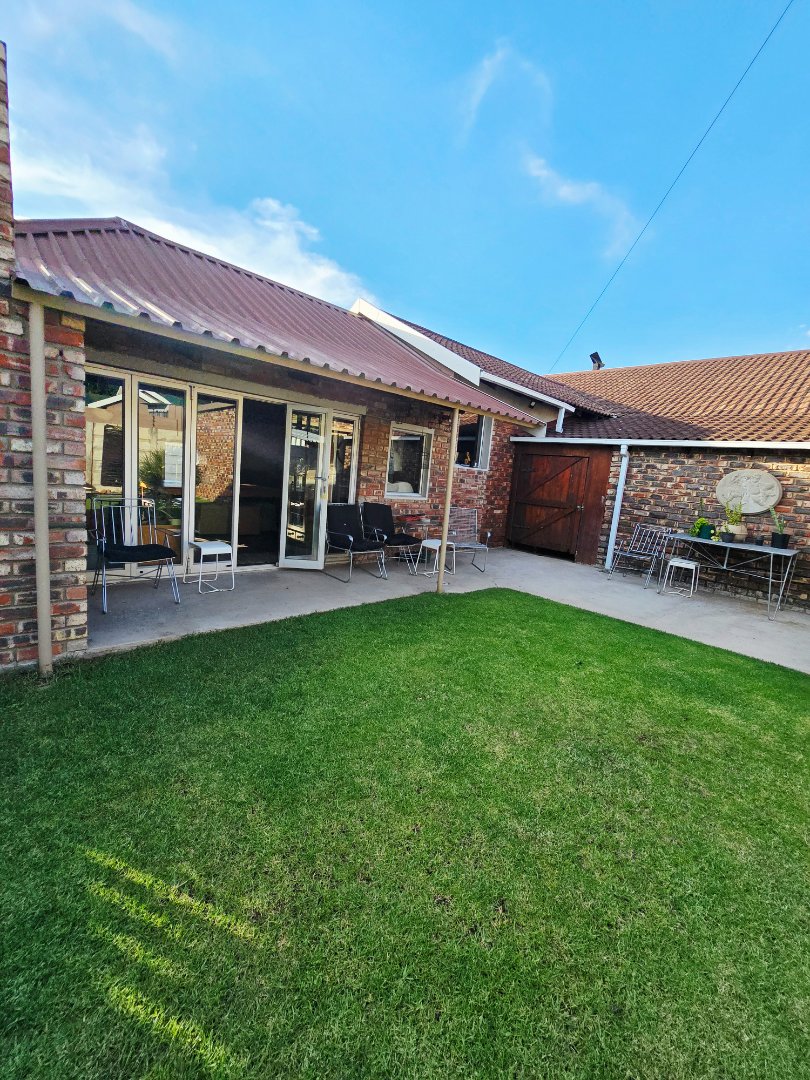  Bedroom Property for Sale in Flimieda North West